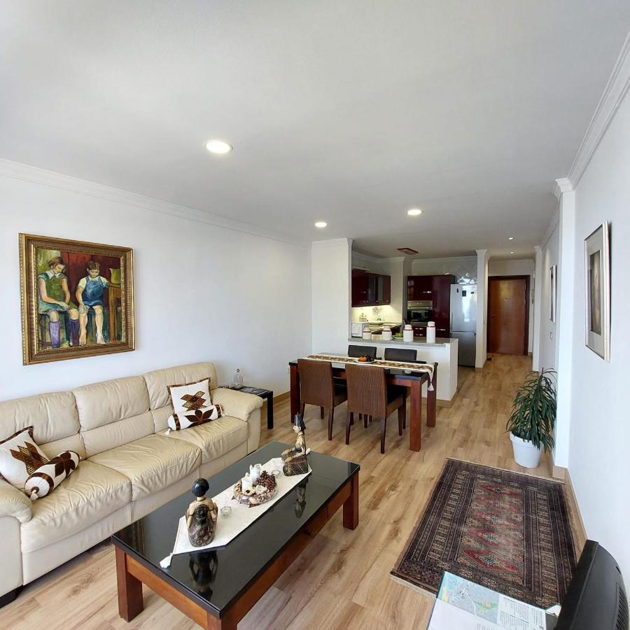 Apartamento Frente A La Playa Piso 2 เอสเตโปนา ภายนอก รูปภาพ